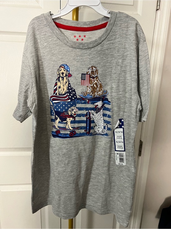 Other - Gray Patriotic Dogs Graphic Tee